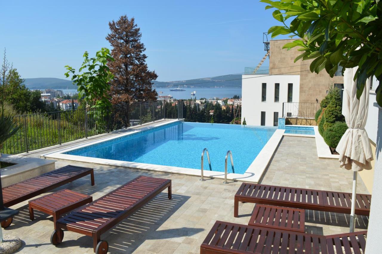 Apartment Line One Tivat Bagian luar foto