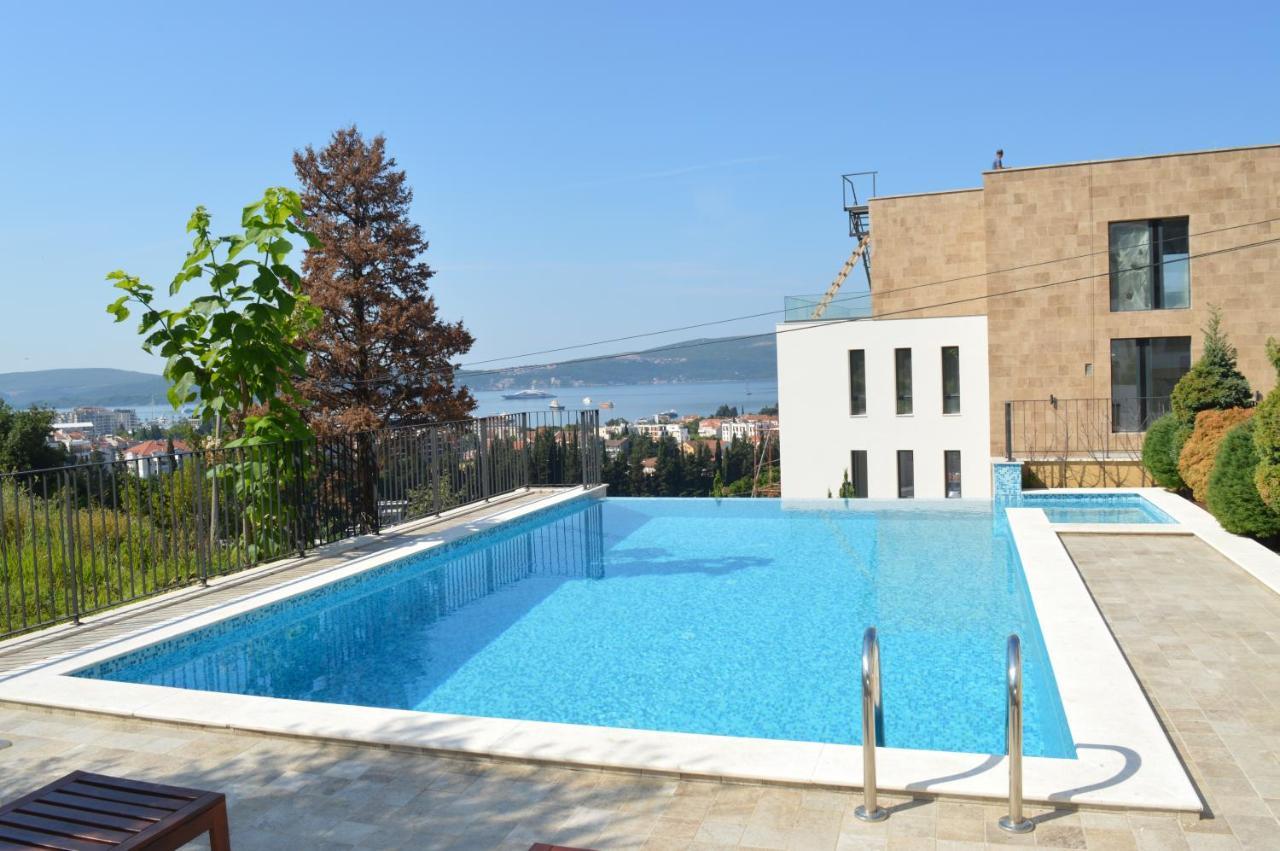 Apartment Line One Tivat Bagian luar foto