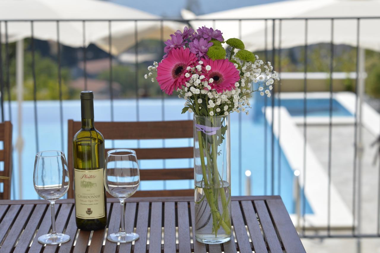 Apartment Line One Tivat Bagian luar foto