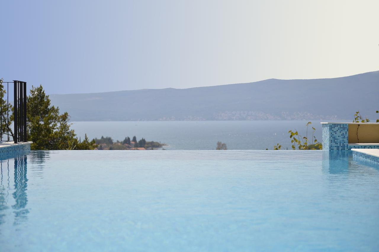 Apartment Line One Tivat Bagian luar foto