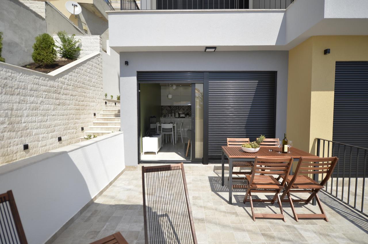 Apartment Line One Tivat Bagian luar foto