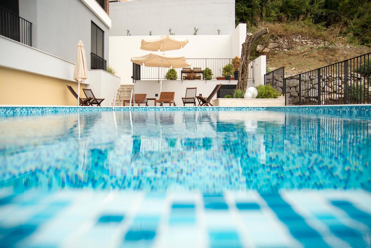 Apartment Line One Tivat Bagian luar foto